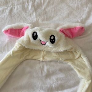 Super cute bunny hat. Wish I had an excuse to keep it.